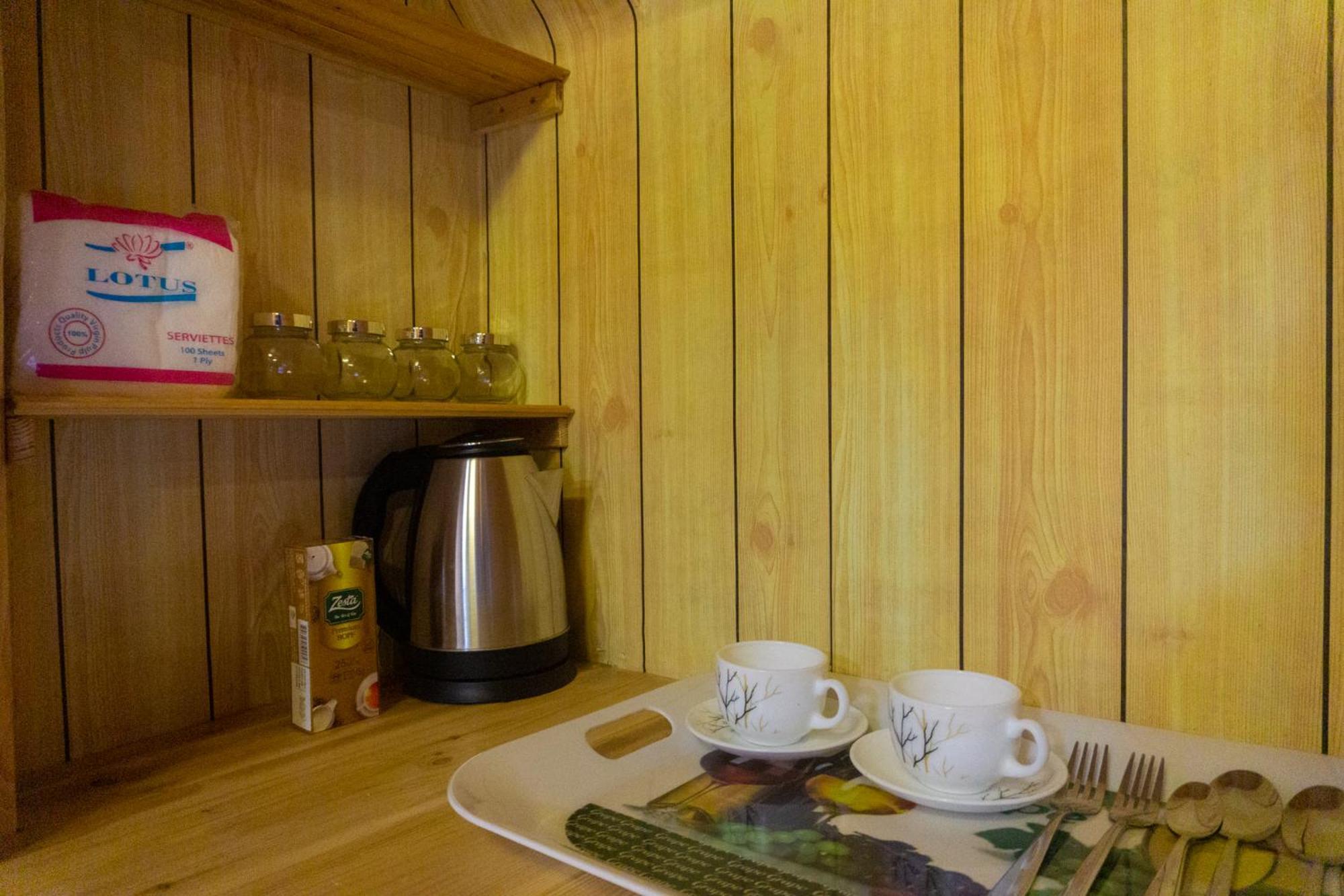 Hobbit Hole Hideaway Bed & Breakfast Ella Exterior photo