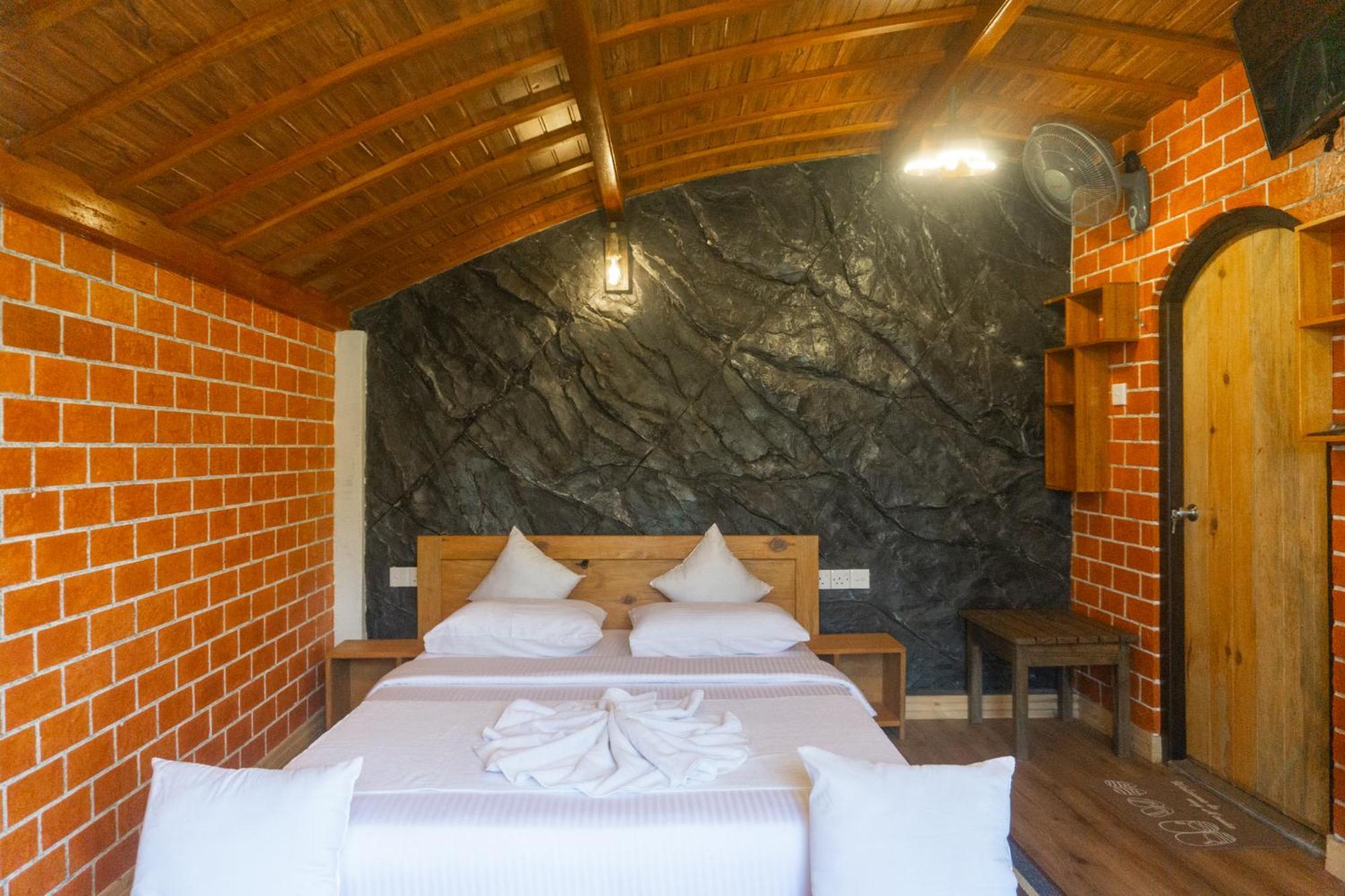 Hobbit Hole Hideaway Bed & Breakfast Ella Exterior photo