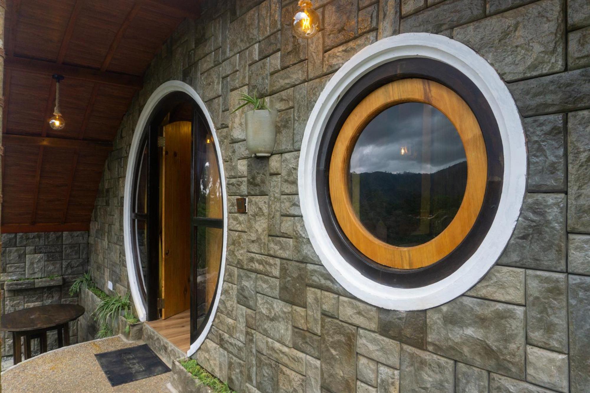 Hobbit Hole Hideaway Bed & Breakfast Ella Exterior photo
